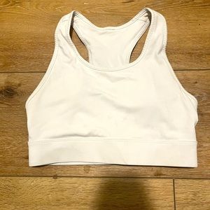 Fabletics On-The-Go Medium Impact Sports Bra